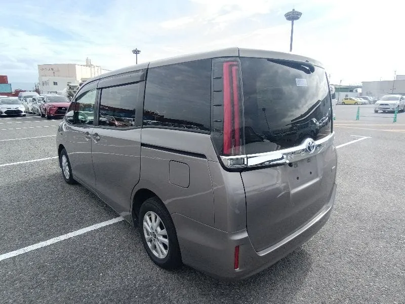 2021 Toyota Noah — 6