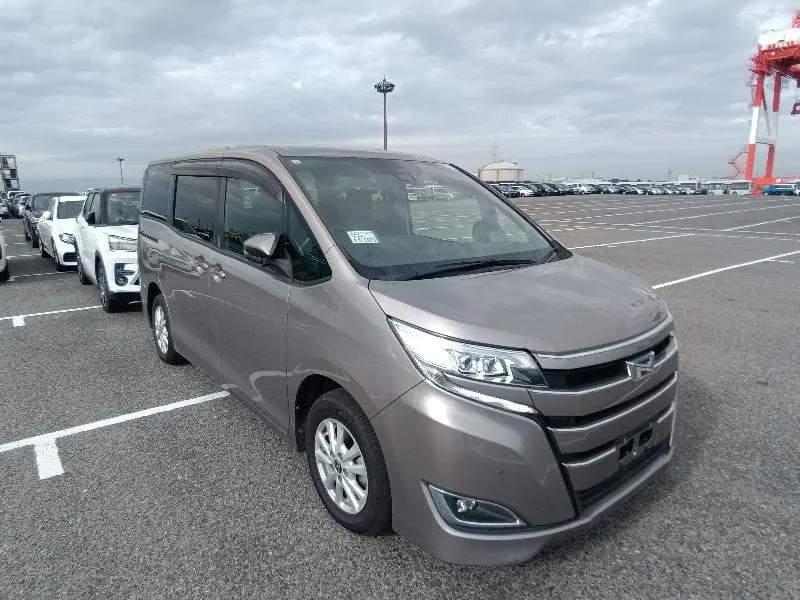2021 Toyota Noah — 10