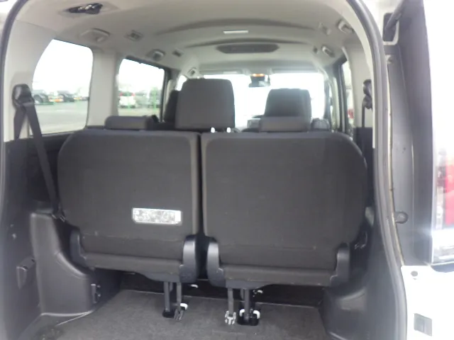2021 Toyota Noah — 14