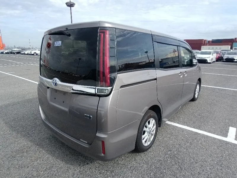 2021 Toyota Noah — 4