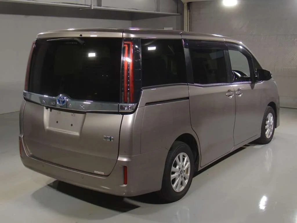 2021 Toyota Noah — 3