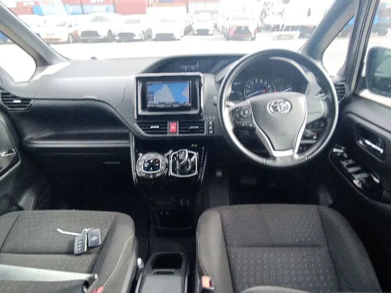 2021 Toyota Noah — 8